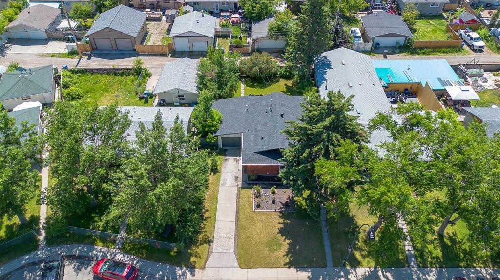 440 Foritana Road Se, Calgary, AB - Outdoor
