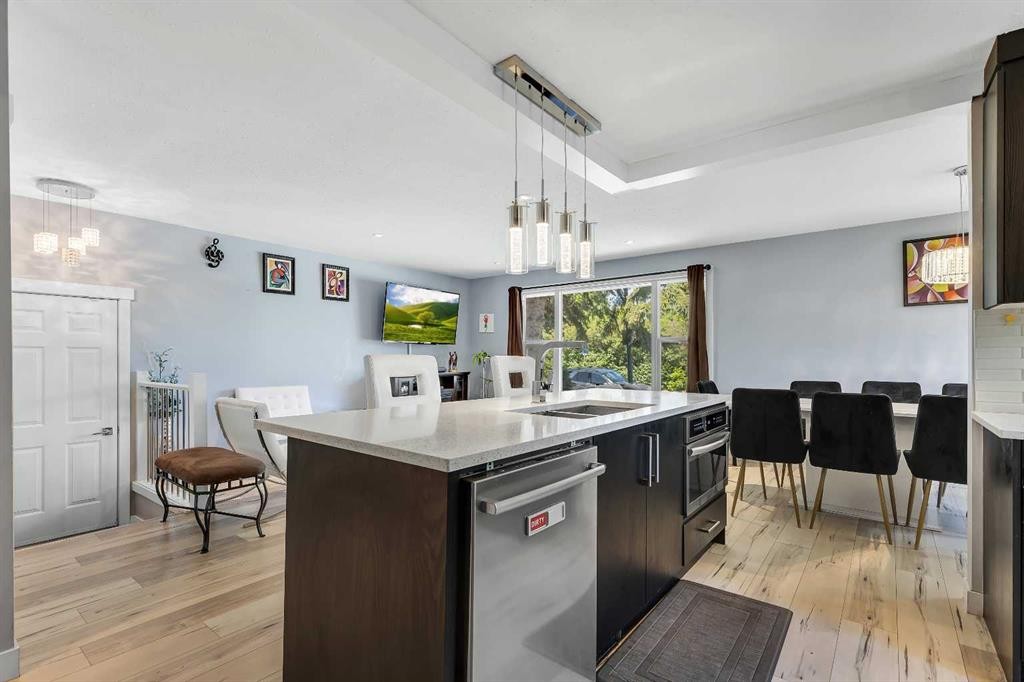 440 Foritana Road Se, Calgary, AB - Indoor Photo Showing Kitchen With Double Sink