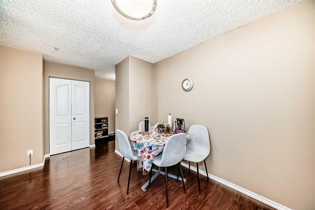119-6000 Somervale Court Sw, Calgary, AB - Indoor Photo Showing Dining Room