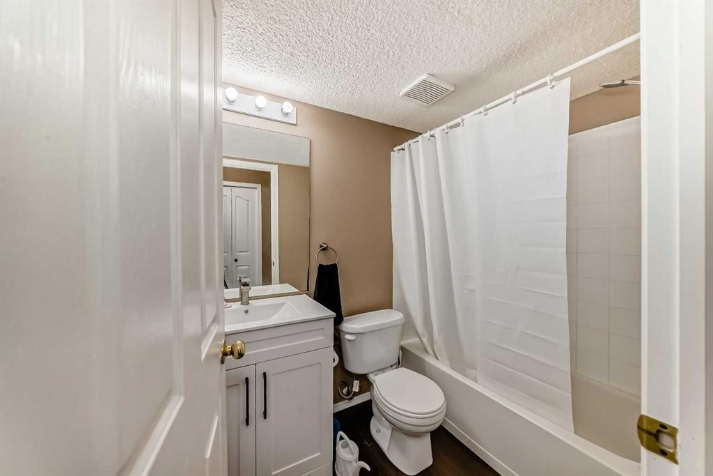 119-6000 Somervale Court Sw, Calgary, AB - Indoor Photo Showing Bathroom