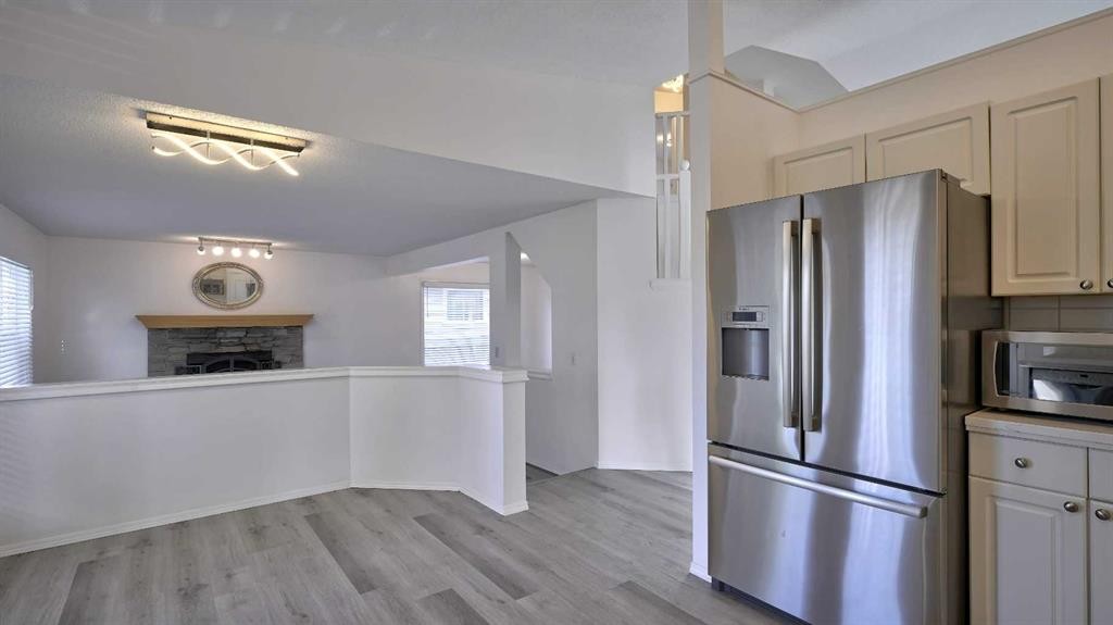 160 Riverstone Crescent Se, Calgary, AB - Indoor Photo Showing Kitchen