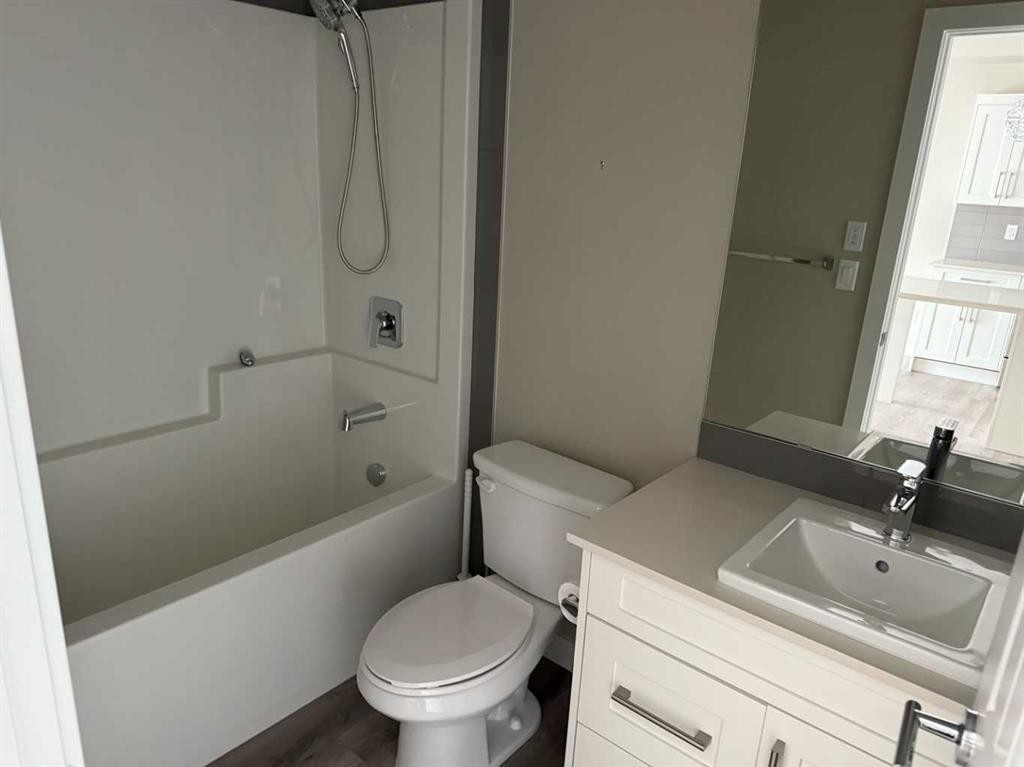 203-100 Auburn Meadows Common Se, Calgary, AB - Indoor Photo Showing Bathroom