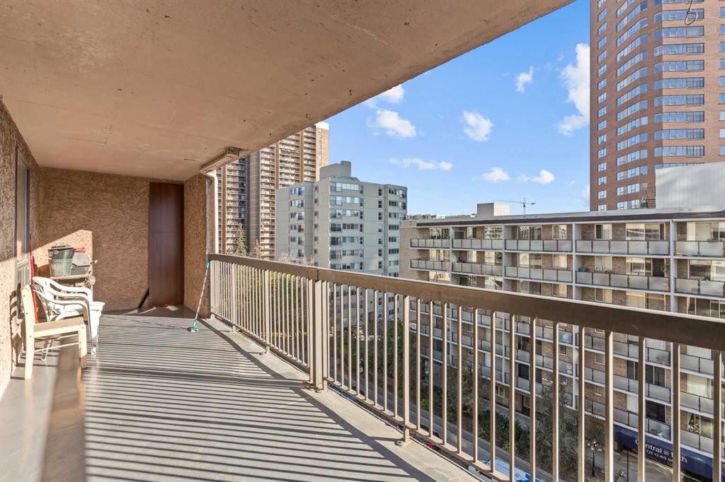 704-718 12 Avenue Sw, Calgary, AB - Outdoor With Balcony