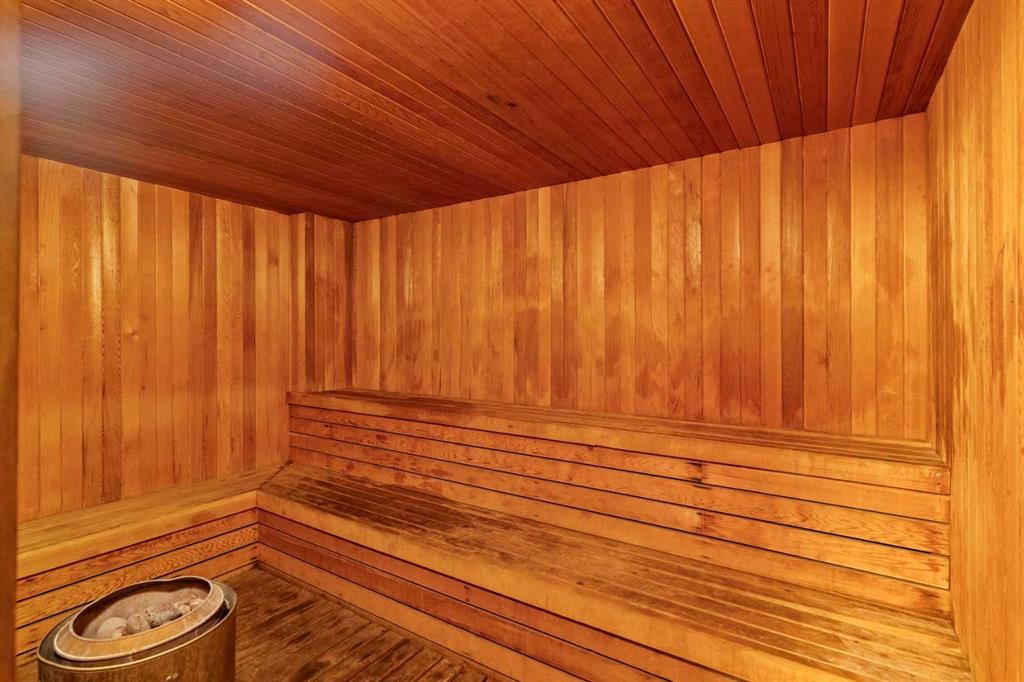 704-718 12 Avenue Sw, Calgary, AB - Indoor Photo Showing Other Room