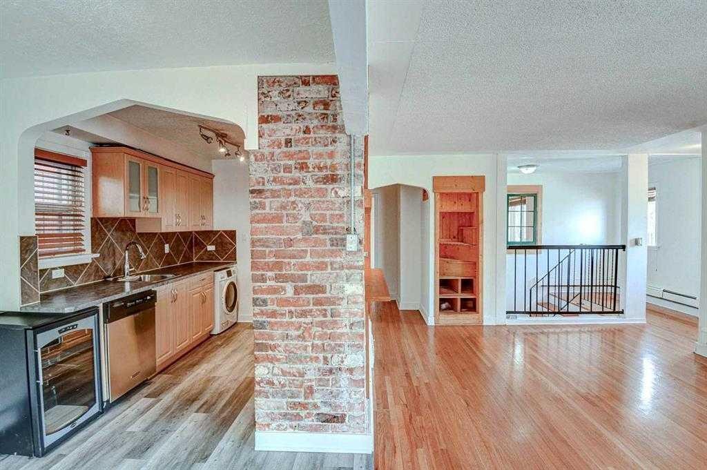 1218 7 Street Sw, Calgary, AB - Indoor Photo Showing Kitchen