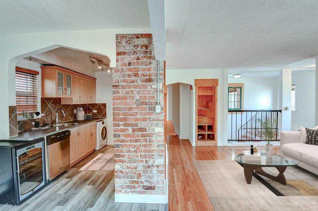 1218 7 Street Sw, Calgary, AB - Indoor Photo Showing Living Room