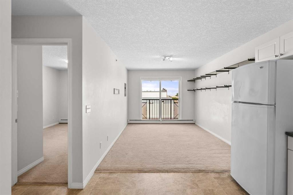 308-1010 Railway Street, Crossfield, AB - Indoor Photo Showing Other Room
