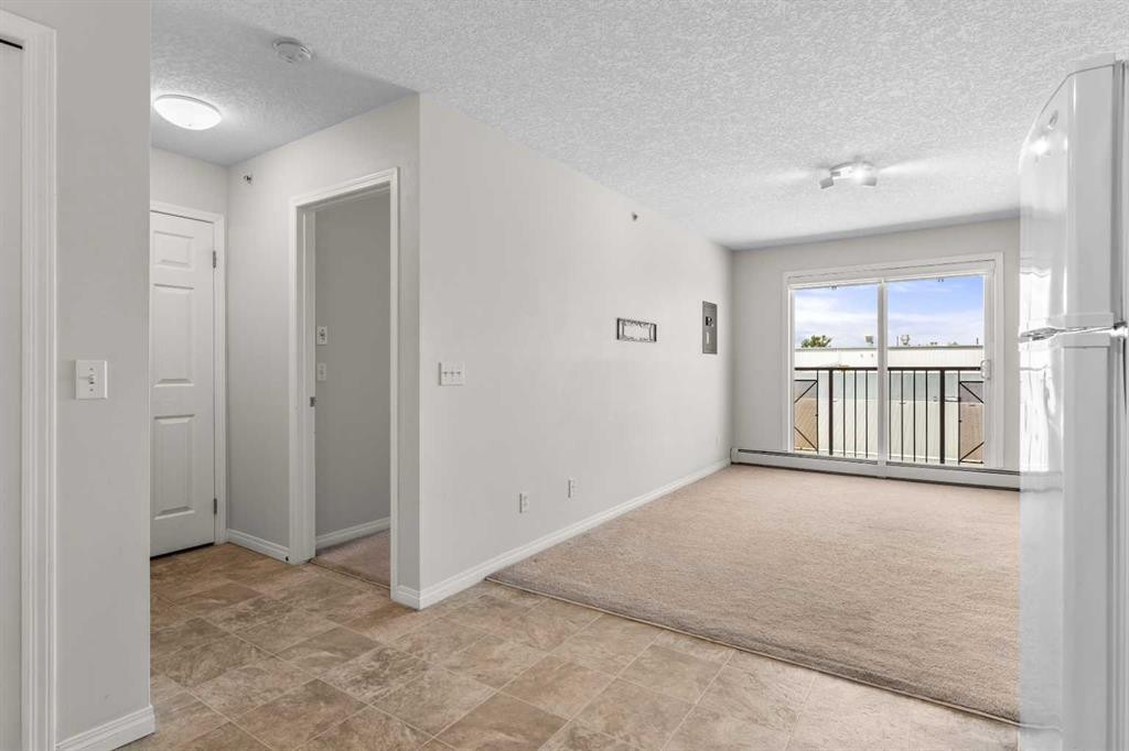 308-1010 Railway Street, Crossfield, AB - Indoor Photo Showing Other Room