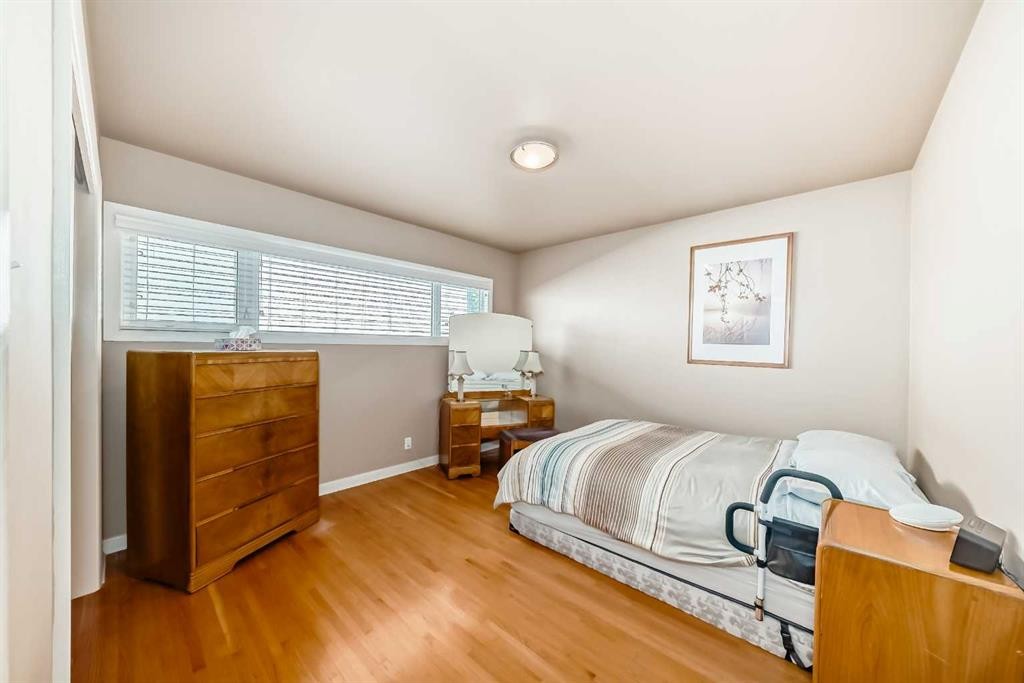 5115 5 Street Sw, Calgary, AB - Indoor Photo Showing Bedroom