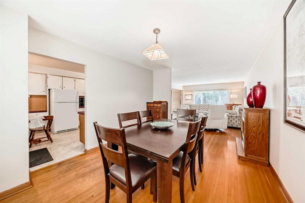 5115 5 Street Sw, Calgary, AB - Indoor Photo Showing Dining Room