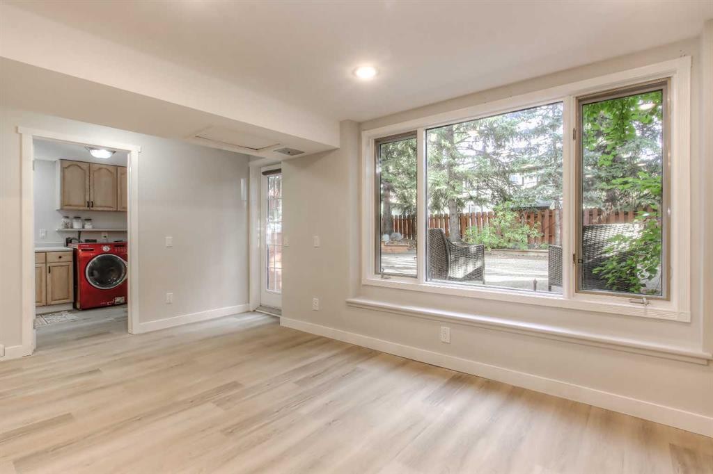 511 Cedarille Crescent Sw, Calgary, AB - Indoor Photo Showing Other Room