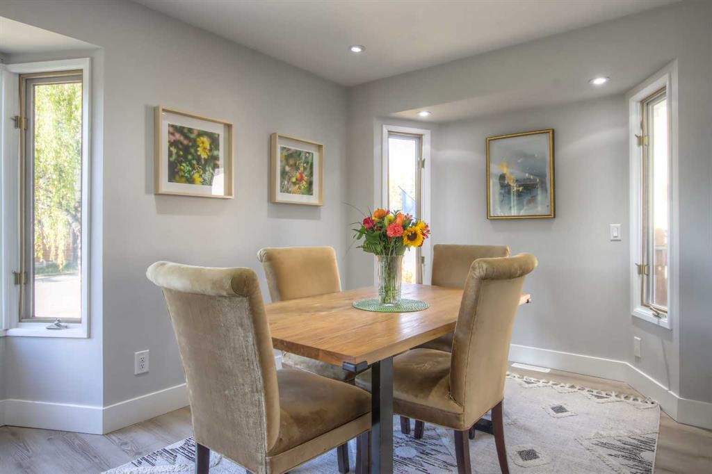 511 Cedarille Crescent Sw, Calgary, AB - Indoor Photo Showing Dining Room