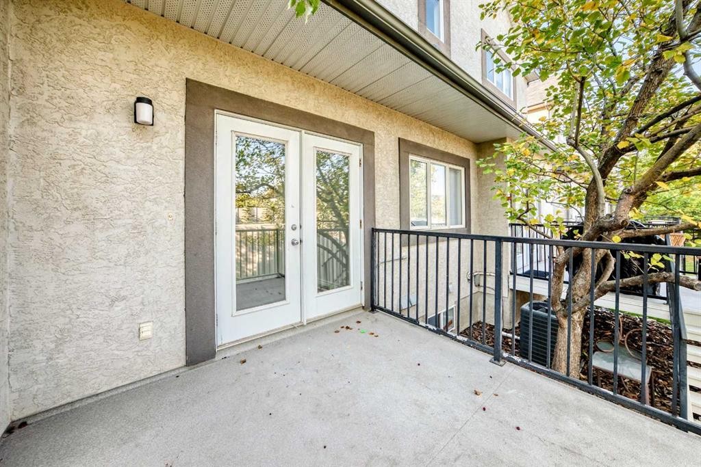 92 Simcoe Place Sw, Calgary, AB - Outdoor With Exterior