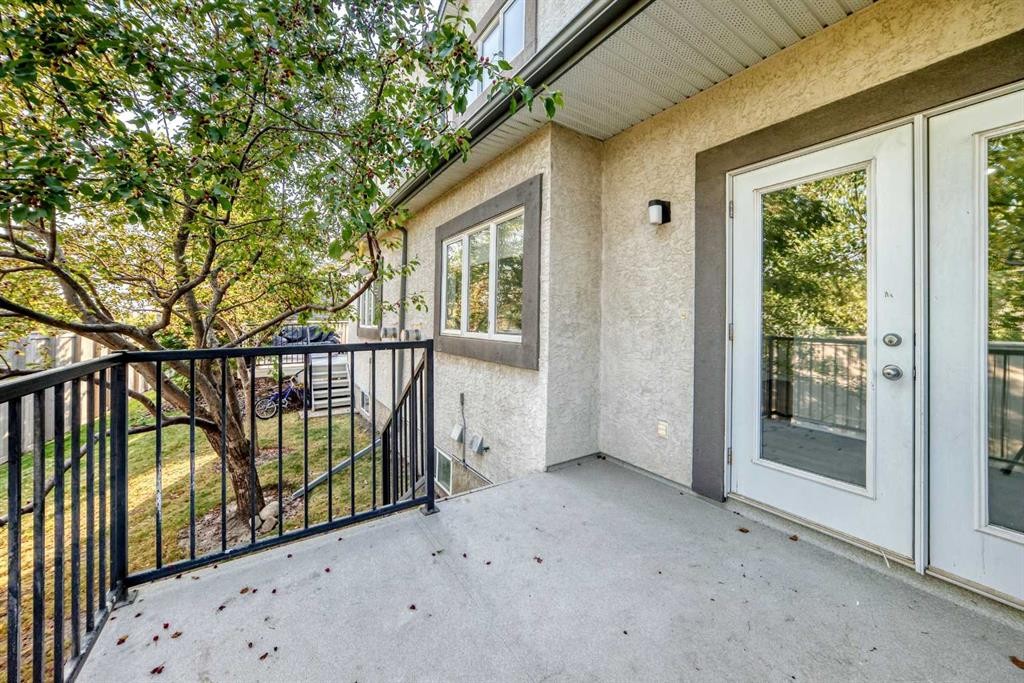 92 Simcoe Place Sw, Calgary, AB - Outdoor With Exterior