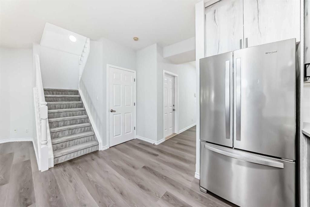 92 Simcoe Place Sw, Calgary, AB - Indoor