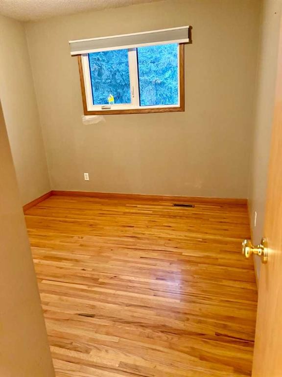 7711 Bowcliffe Crescent Nw, Calgary, AB - Indoor Photo Showing Other Room