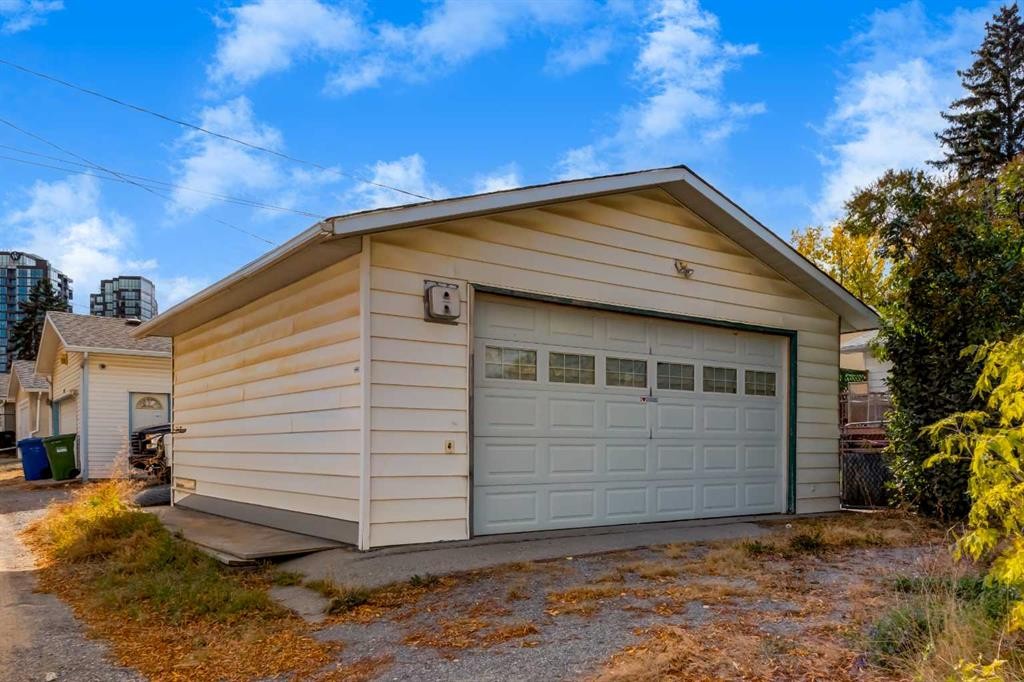 7711 Bowcliffe Crescent Nw, Calgary, AB - Outdoor With Exterior