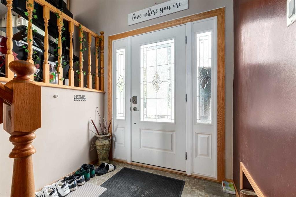 7711 Bowcliffe Crescent Nw, Calgary, AB - Indoor Photo Showing Other Room