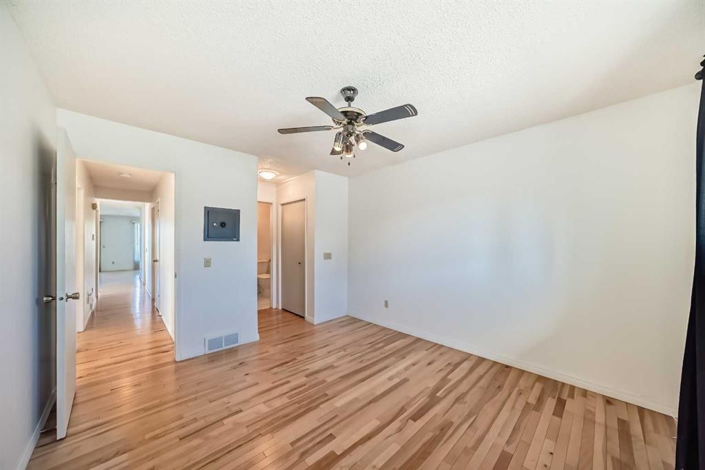 40 Glenpatrick Crescent, Cochrane, AB - Indoor Photo Showing Other Room