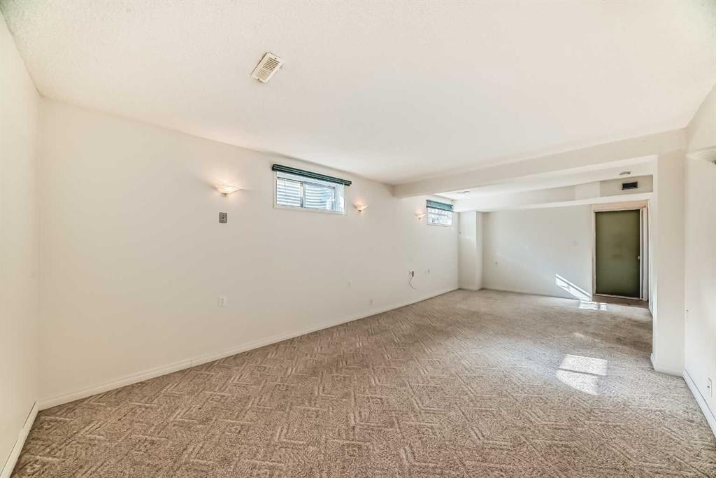 40 Glenpatrick Crescent, Cochrane, AB - Indoor Photo Showing Other Room