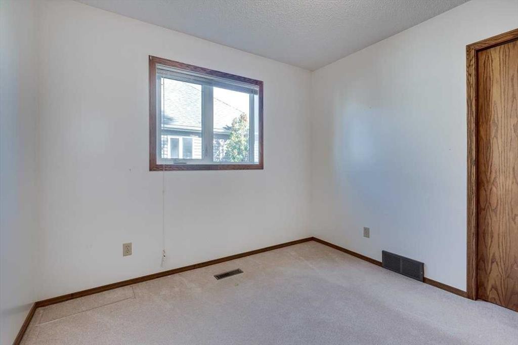 433 Regal Crescent, Trochu, AB - Indoor Photo Showing Other Room