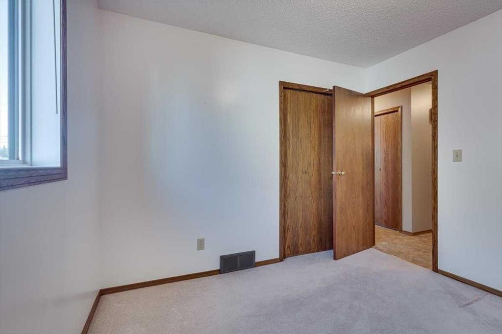 433 Regal Crescent, Trochu, AB - Indoor Photo Showing Other Room