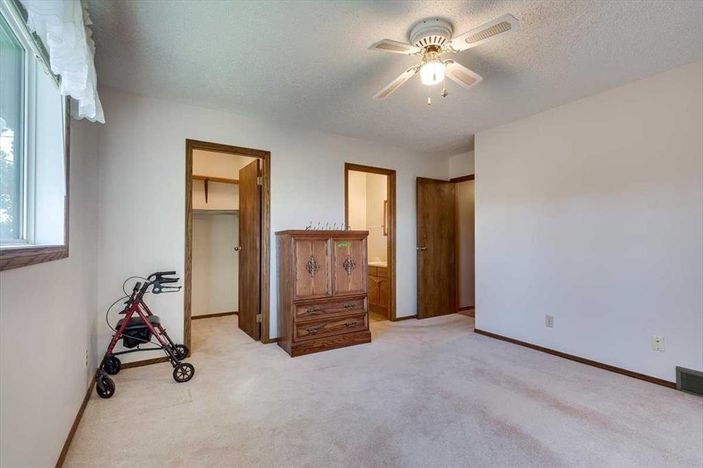 433 Regal Crescent, Trochu, AB - Indoor Photo Showing Other Room