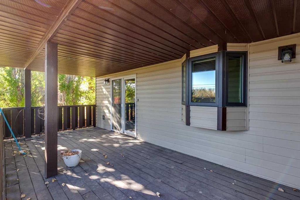 433 Regal Crescent, Trochu, AB - Outdoor With Deck Patio Veranda With Exterior