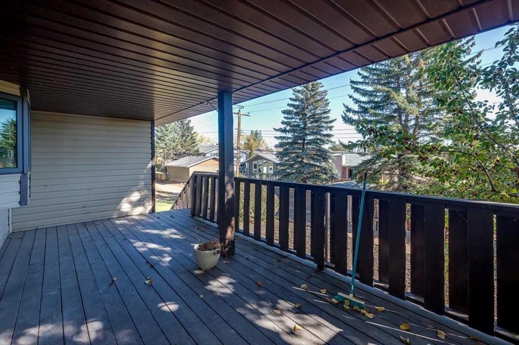433 Regal Crescent, Trochu, AB - Outdoor With Deck Patio Veranda With Exterior