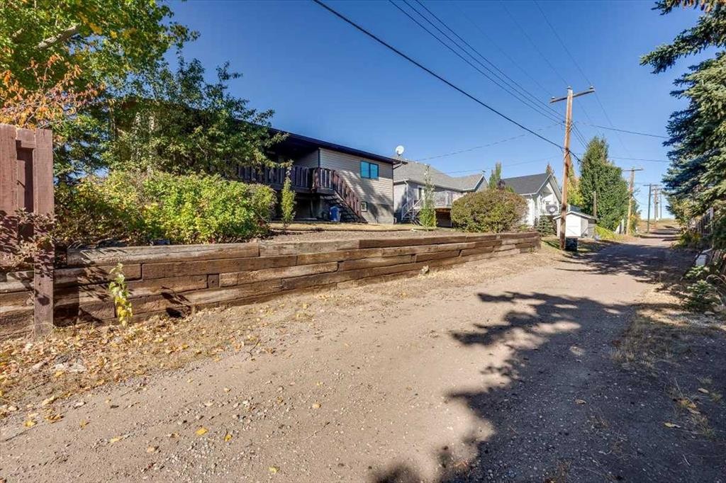 433 Regal Crescent, Trochu, AB - Outdoor