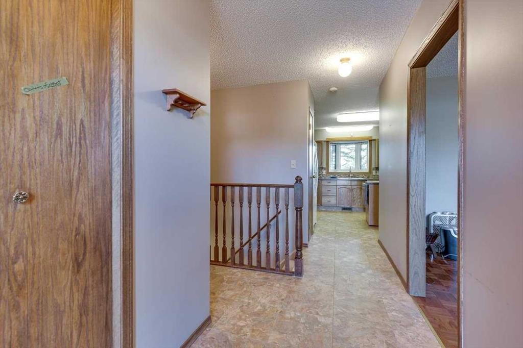 433 Regal Crescent, Trochu, AB - Indoor Photo Showing Other Room