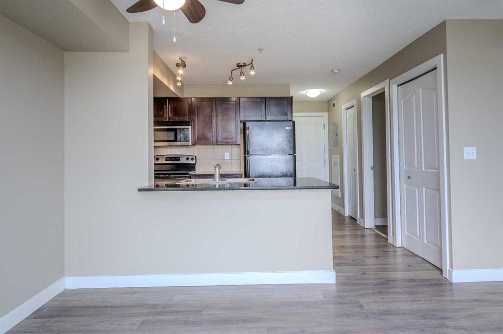 309-355 Taralake Way Ne, Calgary, AB - Indoor Photo Showing Kitchen