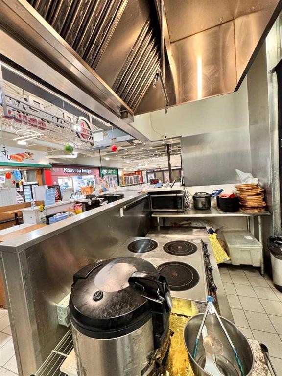 999 36 Street Ne, Calgary, AB