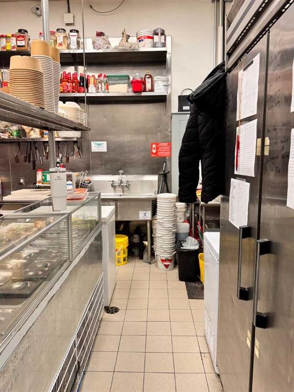 999 36 Street Ne, Calgary, AB