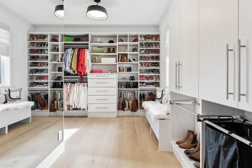 708 Crescent Boulevard Sw, Calgary, AB - Indoor