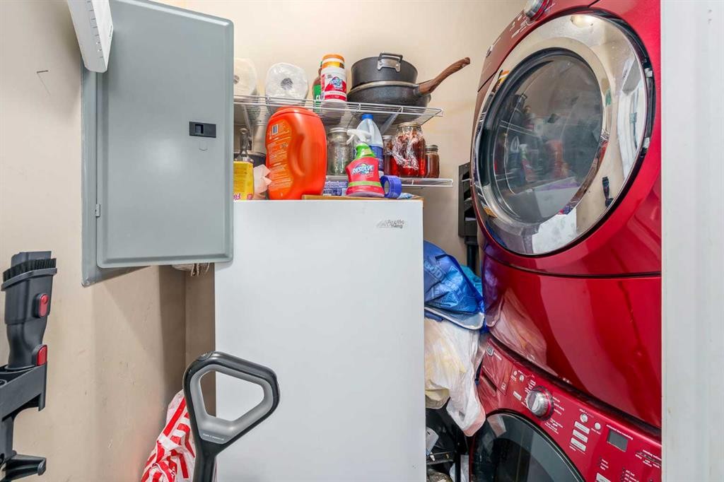 1116-1140 Taradale Drive Ne, Calgary, AB - Indoor Photo Showing Laundry Room