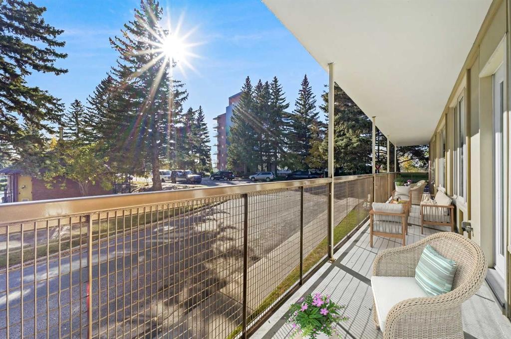 202-3316 Rideau Place Sw, Calgary, AB - Outdoor With Balcony