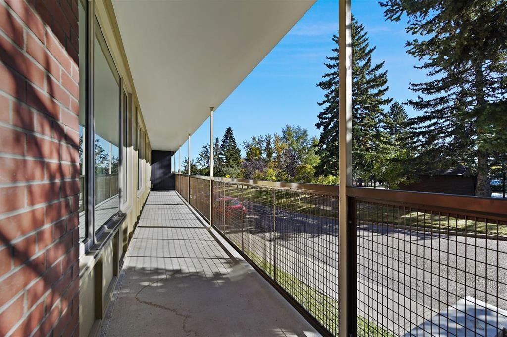 202-3316 Rideau Place Sw, Calgary, AB - Outdoor
