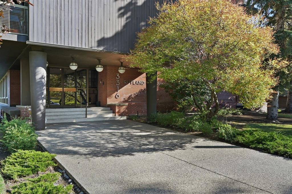 202-3316 Rideau Place Sw, Calgary, AB - Outdoor