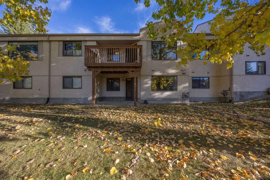 52 Sandarac Circle Nw, Calgary, AB - Outdoor