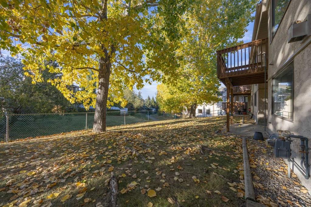 52 Sandarac Circle Nw, Calgary, AB - Outdoor