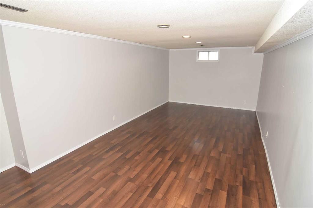 230054 Range Road 255, Rural Wheatland County, AB - Indoor Photo Showing Other Room