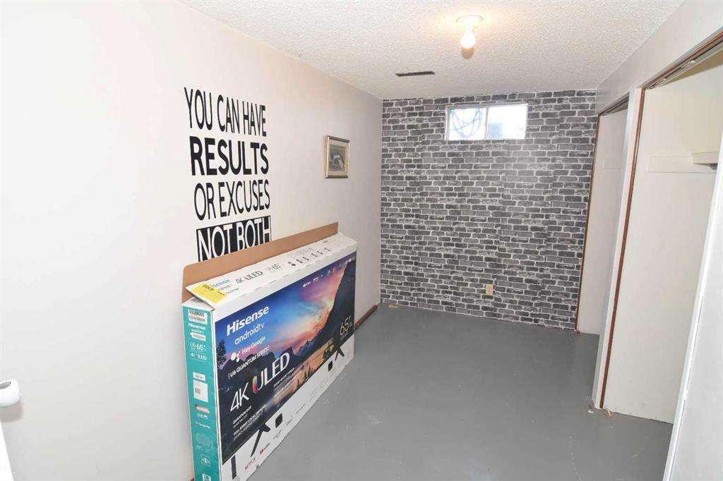 230054 Range Road 255, Rural Wheatland County, AB - Indoor Photo Showing Other Room