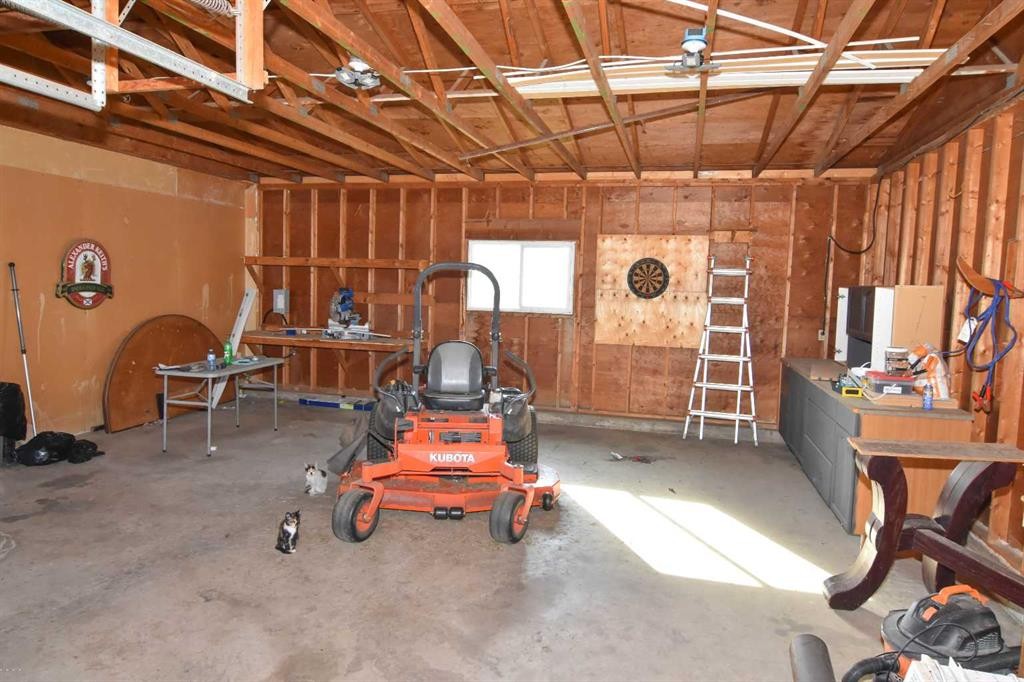 230054 Range Road 255, Rural Wheatland County, AB - Indoor Photo Showing Other Room