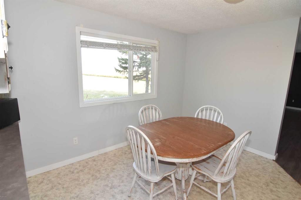 230054 Range Road 255, Rural Wheatland County, AB - Indoor Photo Showing Dining Room