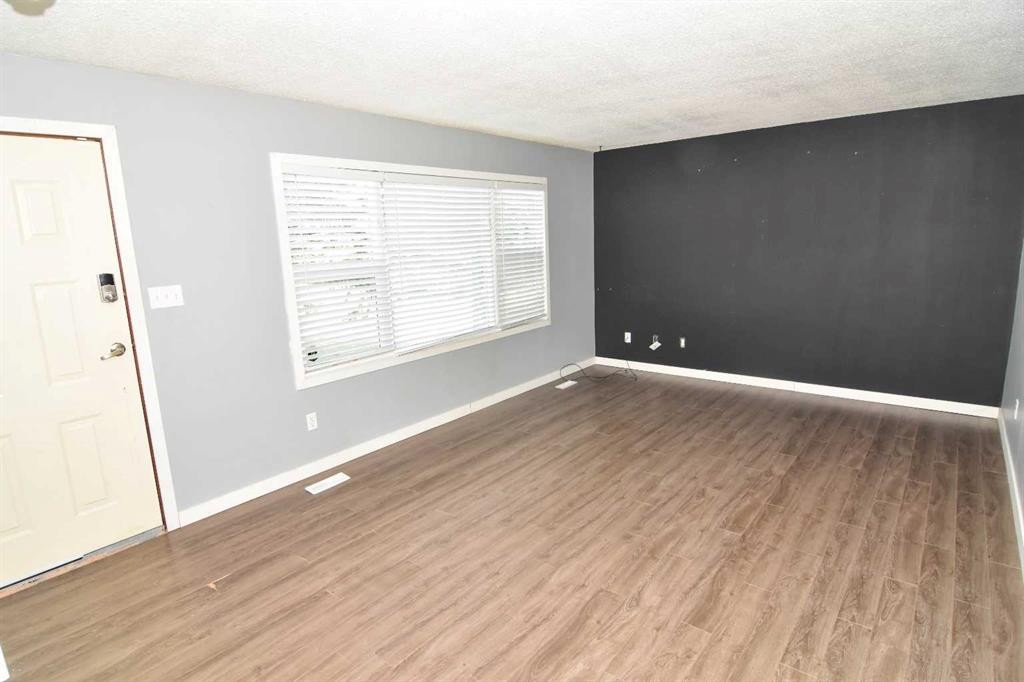 230054 Range Road 255, Rural Wheatland County, AB - Indoor Photo Showing Other Room