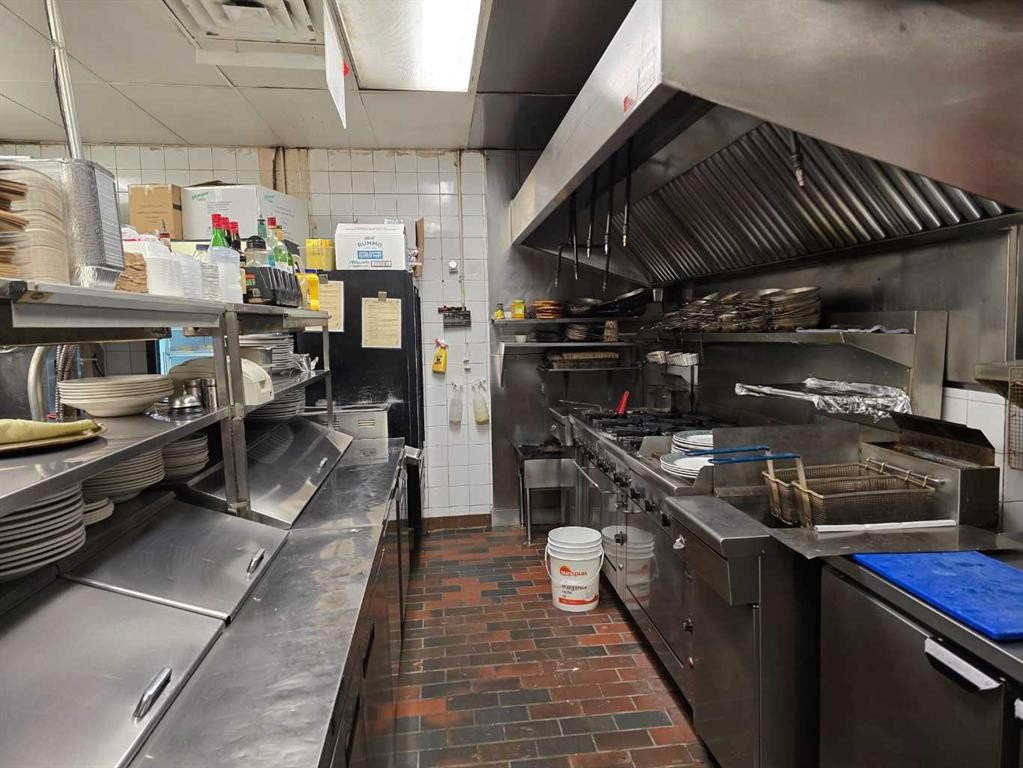 0 16 Avenue Nw, Calgary, AB