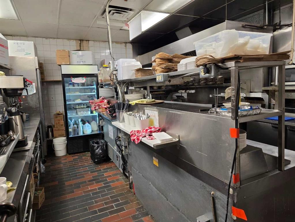 0 16 Avenue Nw, Calgary, AB