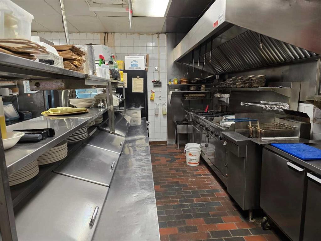 0 16 Avenue Nw, Calgary, AB