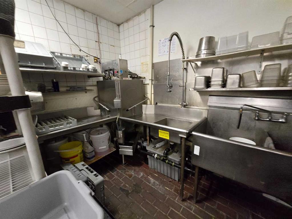 0 16 Avenue Nw, Calgary, AB